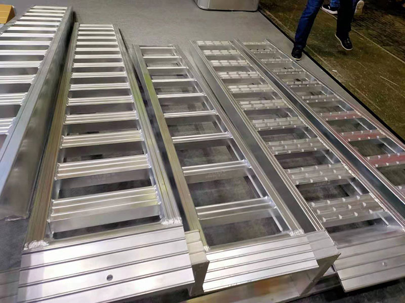 收割機(jī)鋁梯